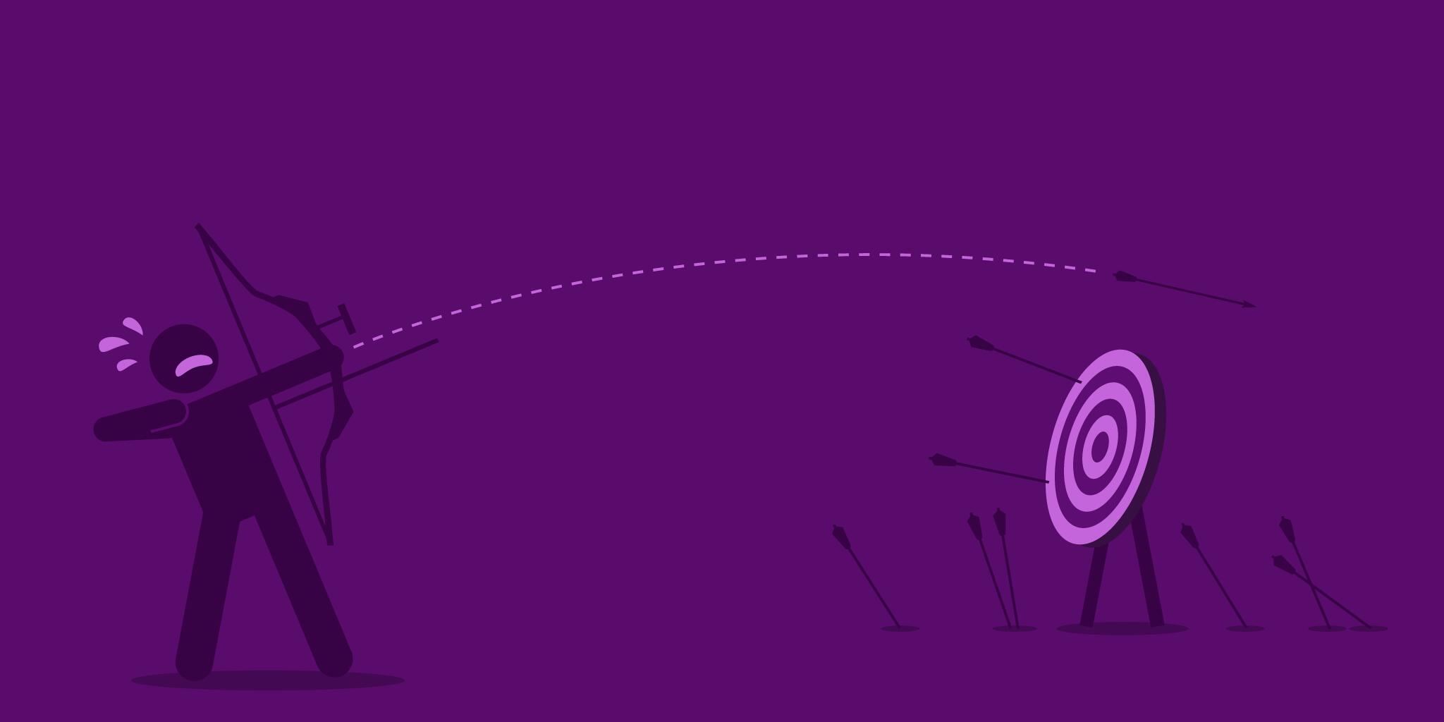 Человек стреляет из лука по мишени