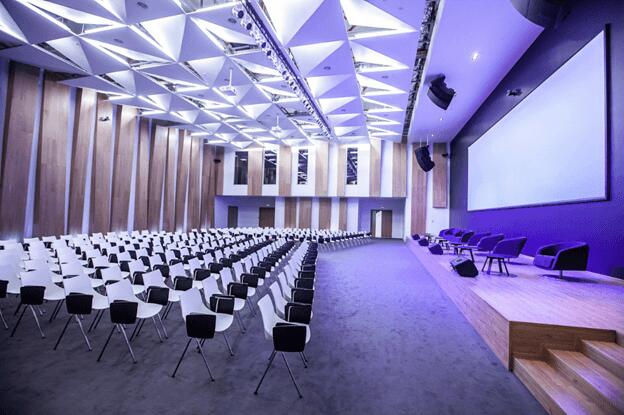 Ивент-менеджер организовывает разные мероприятия