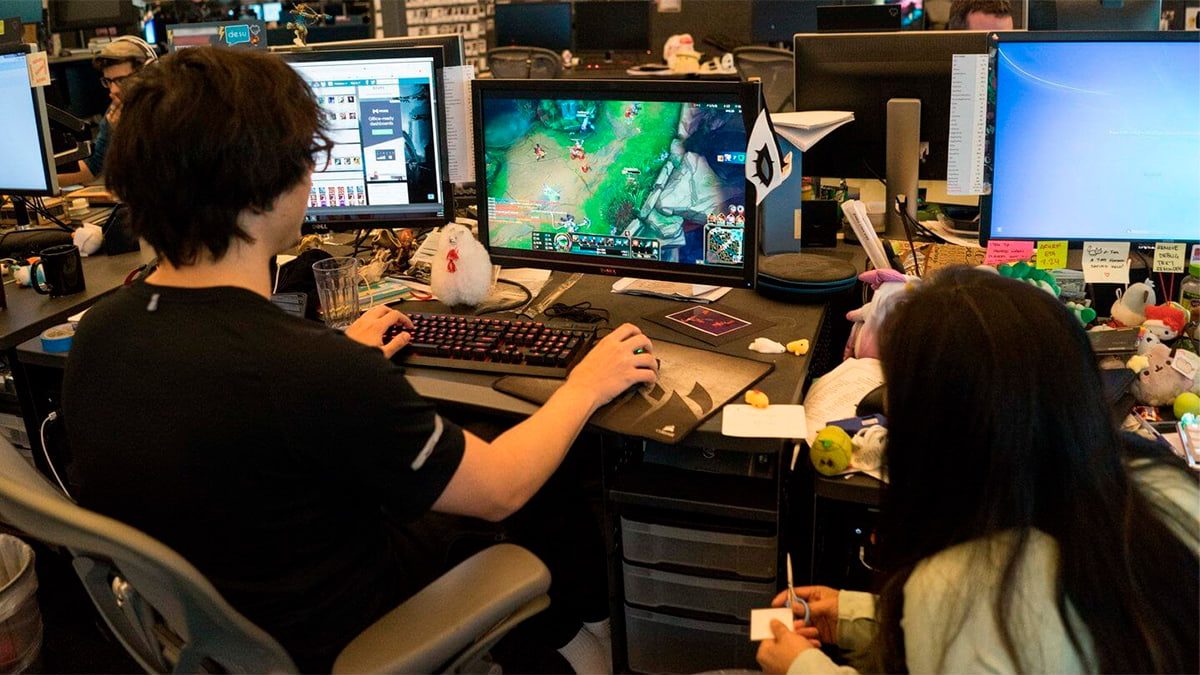 Функции специалиста по игровым уровням