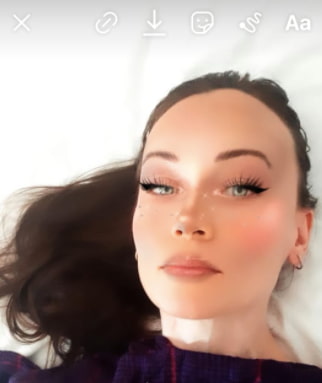 Варианты, как использовать маски для бизнеса в Instagram 2