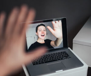 Top servisov dlya organizacii videokonferenciy