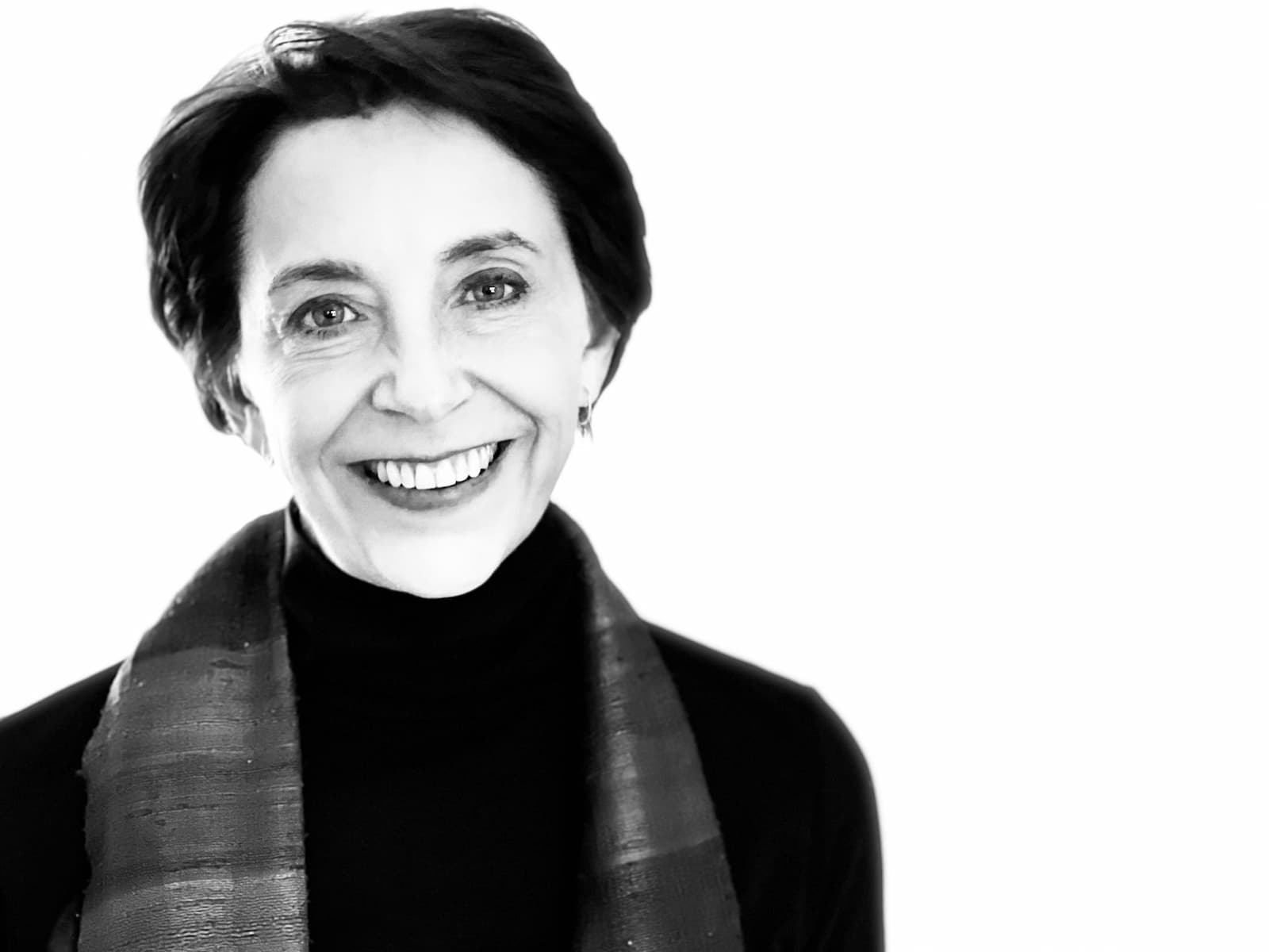 Доктор Марта Бек, коуч Опры Уинфри. У неё 3 докторских степени из Гарварда, одна из которых — по психологии.