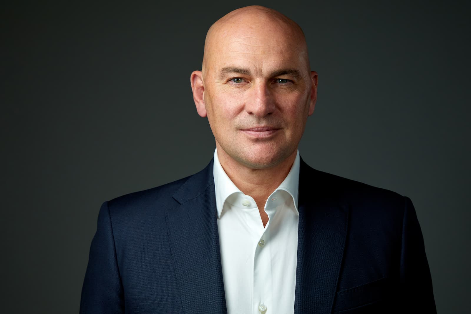 Радислав Гандапас — самый известный бизнес-тренер России, обучает лидерству и ораторскому искусству