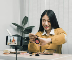 Kak stat yutuberom i zarabatyvat na svoyom kanale