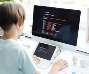 Gde izuchat programmirovanie shkolnikam