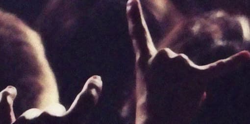 Остаётся только объединить отредактированные с помощью Reduce Noise и Surface Blur слои в одну группу и изменить непрозрачность на 65%