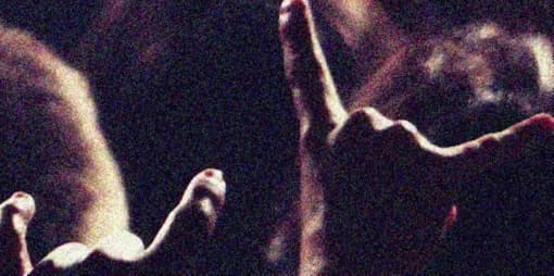 Остаётся только объединить отредактированные с помощью Reduce Noise и Surface Blur слои в одну группу и изменить непрозрачность на 65% 2