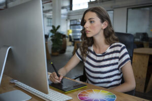 Stili i trendy graficheskogo dizayna