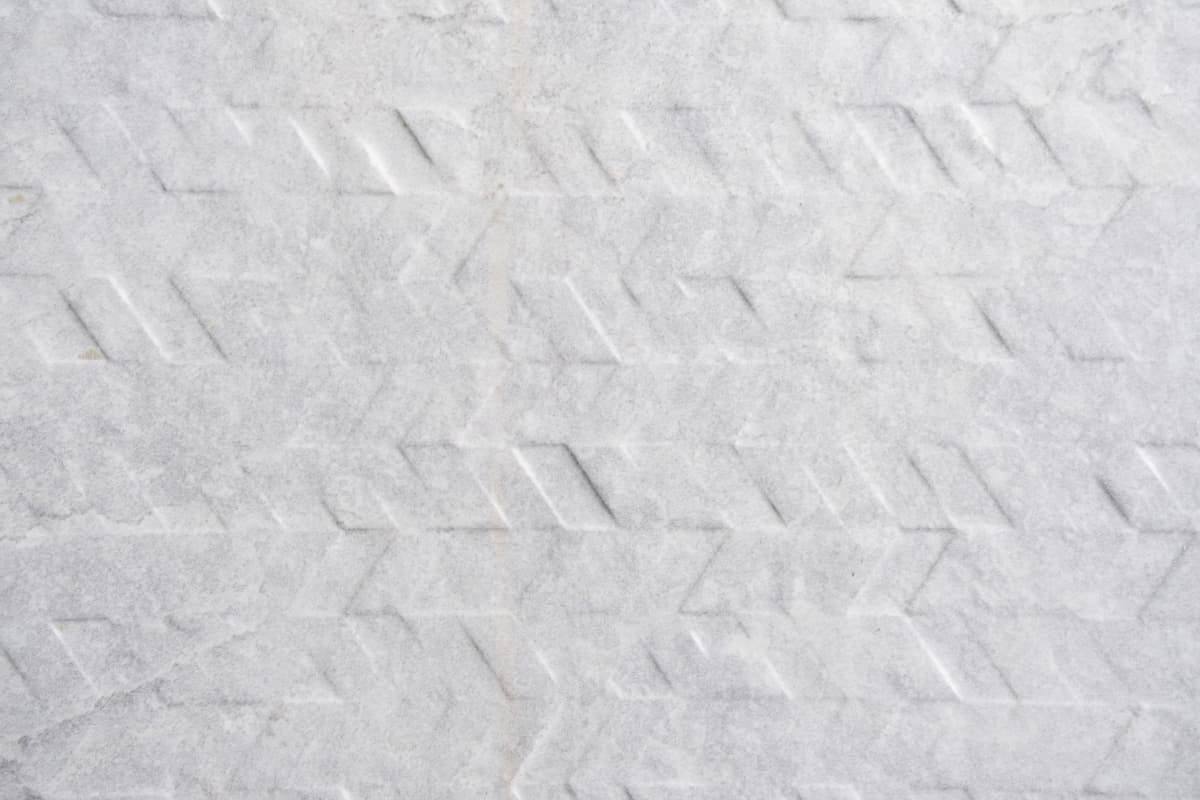 Керамогранит эффектно смотрится во внутренней отделке.