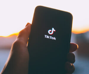 Kak vosstanovit udalyonnoe video v tiktoke