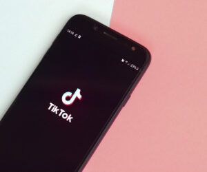 Kak polzovatsya tik tokom