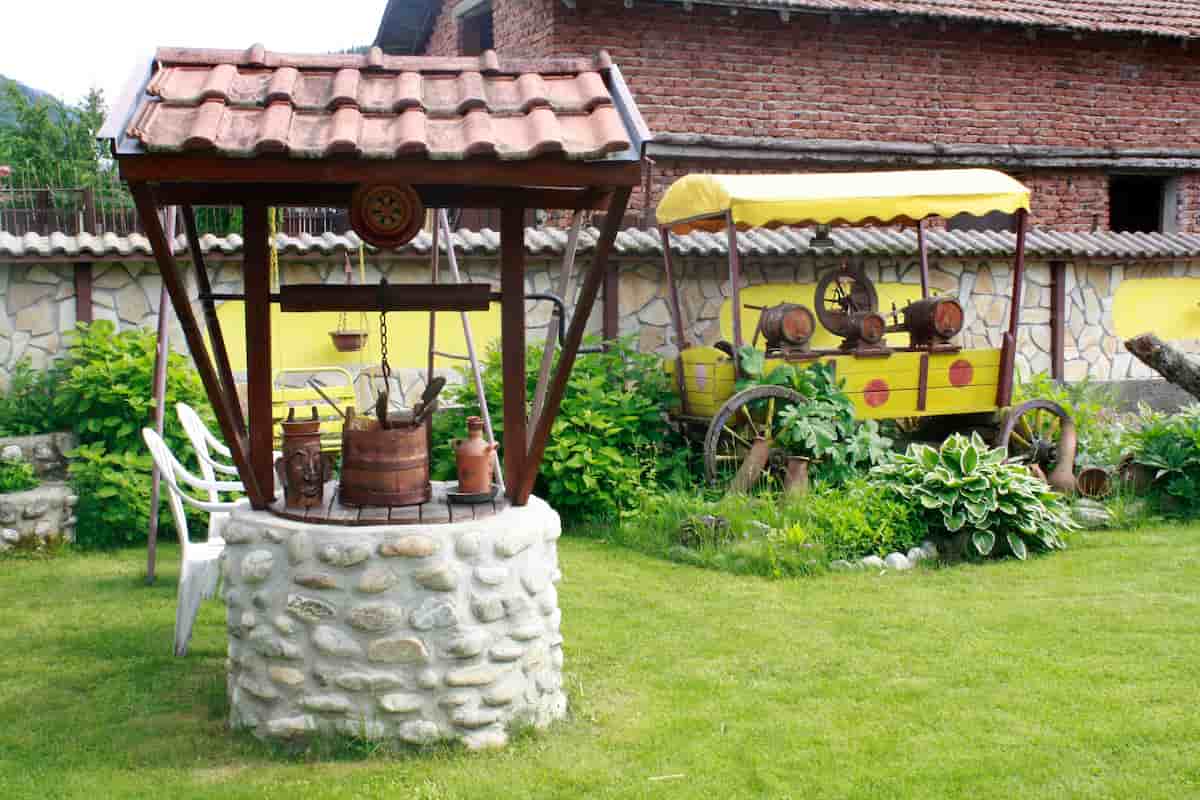 Русский стиль — это колодцы, тележки и мельницы