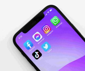 Bolshoy obzor socsetey i messendzherov dlya biznesa