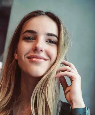 Алекс Гладкая, Носитель языка, преподаватель английского языка