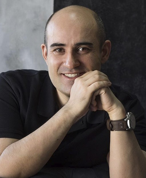 Кирилл Михирев, Фотограф, преподаватель. Специализируется на beauty-фотографиях, портретах и модельных тестах