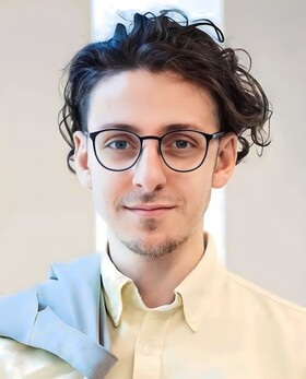 Сергей Акопян, Управляет кросс-функциональными командами по созданию и выводу на рынок новых продуктов