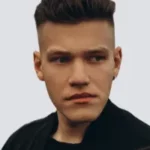 Тихон Резцов, Основатель и гендиректор словолитни «Шрифтовик». Сооснователь и арт-директор брендингового агентства «ЧСВ»