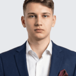 Василий Комышев, Проектирует и внедряет AI-агентов и AI-пайплайны