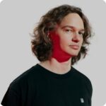 Вова Аюев, Графический дизайнер и арт-директор с опытом более 10 лет