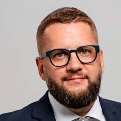 Константин Лушников